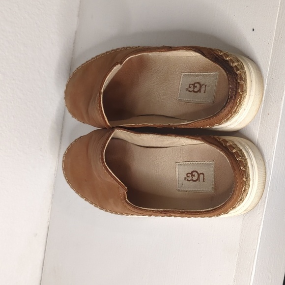 Ugg slides - Picture 2 of 4